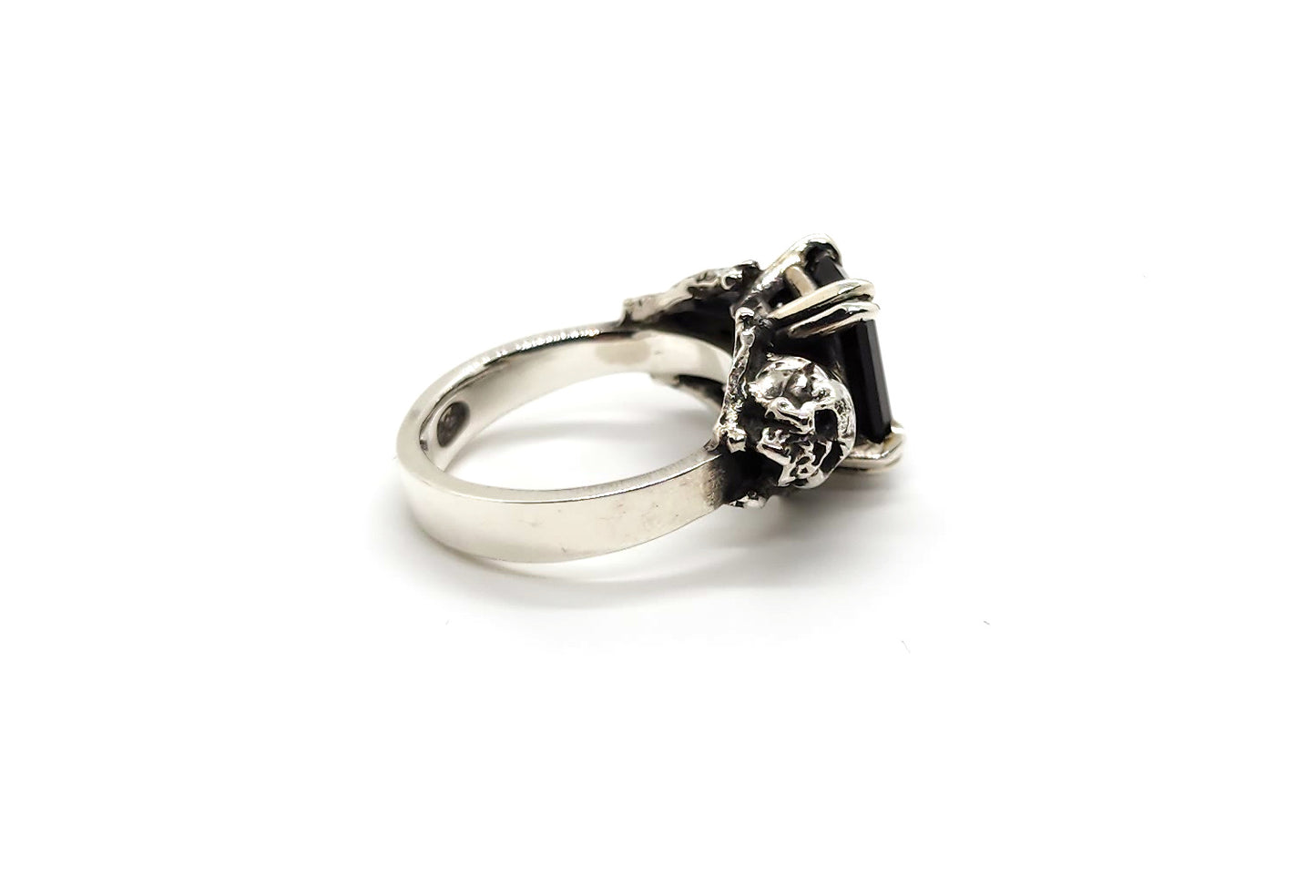 Scarlet Ring