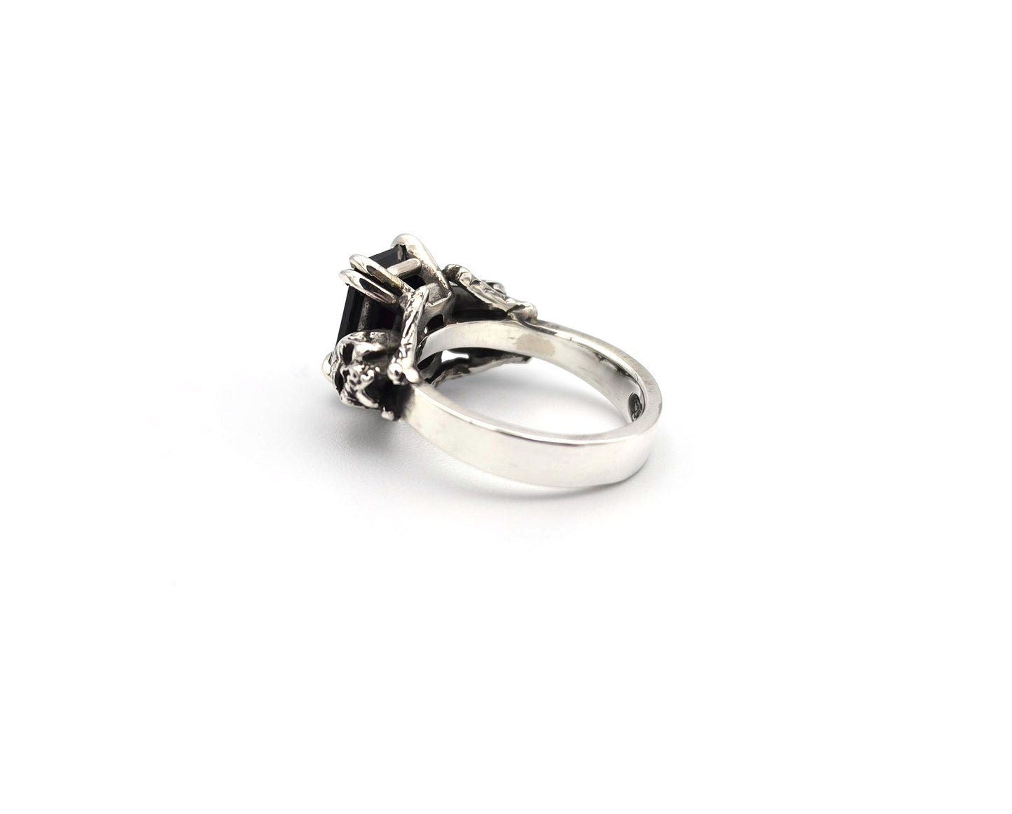 Scarlet Ring