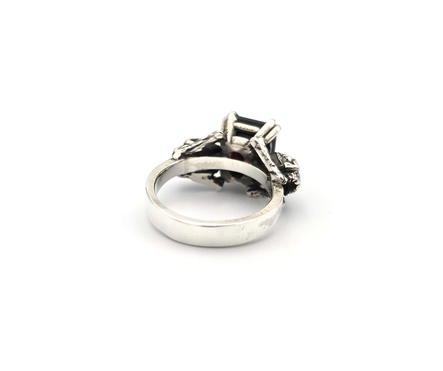 Scarlet Ring